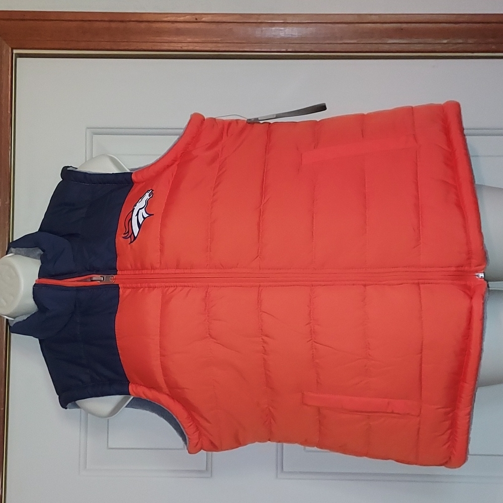 NWT women's Orange & gray Denver Broncos logo reversible zip up vest. Size L